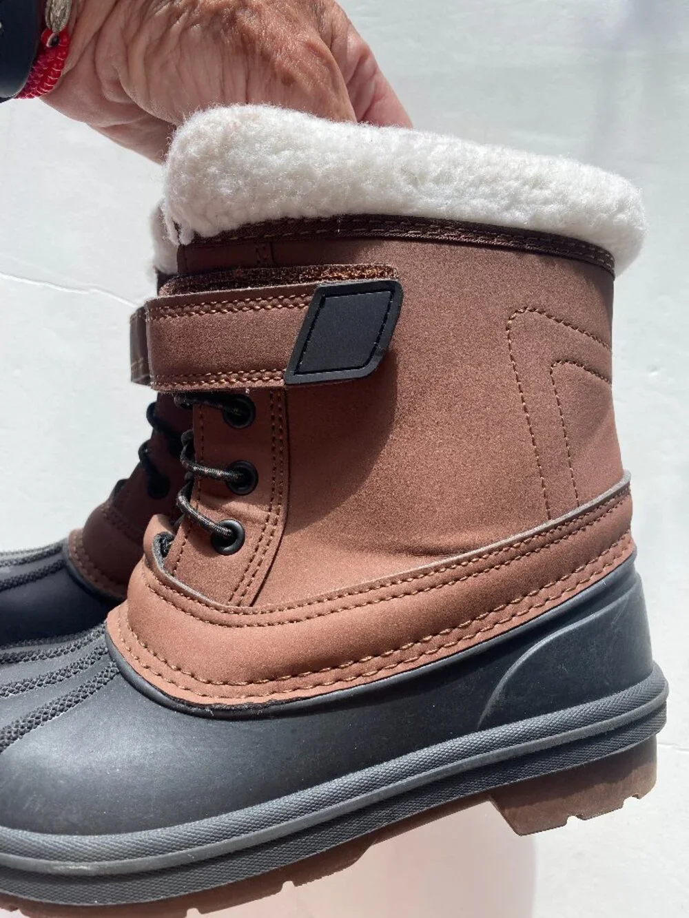 Cat & Jack kids size 12 snow boots, like new, brown and black.